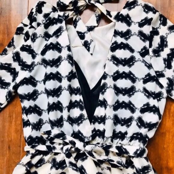 Forever 21 Dress size Small - Picture 2 of 5